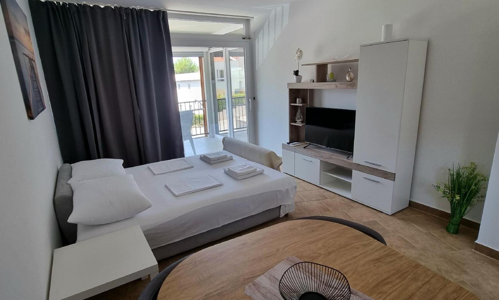 Apartmani Sunce I More Premantura Buitenkant foto